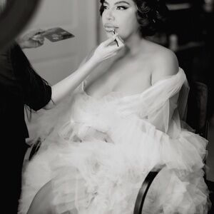 Wedding White Robe – Elegant and Perfect for Bridal Prep!